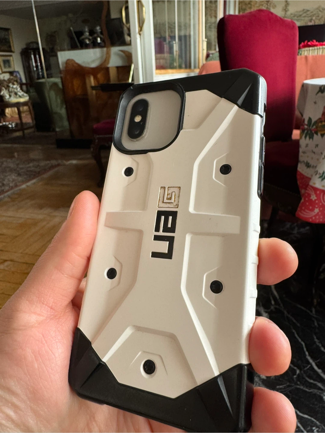 iPhone X 64GB Silver with UAG Case. Free shipping - photo 4