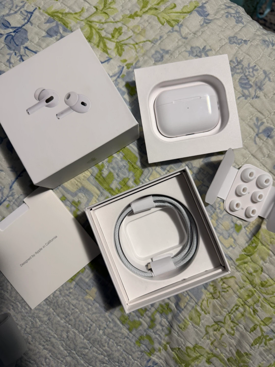 Apple AirPods Pro 2nd Generation - Like New! - photo 2