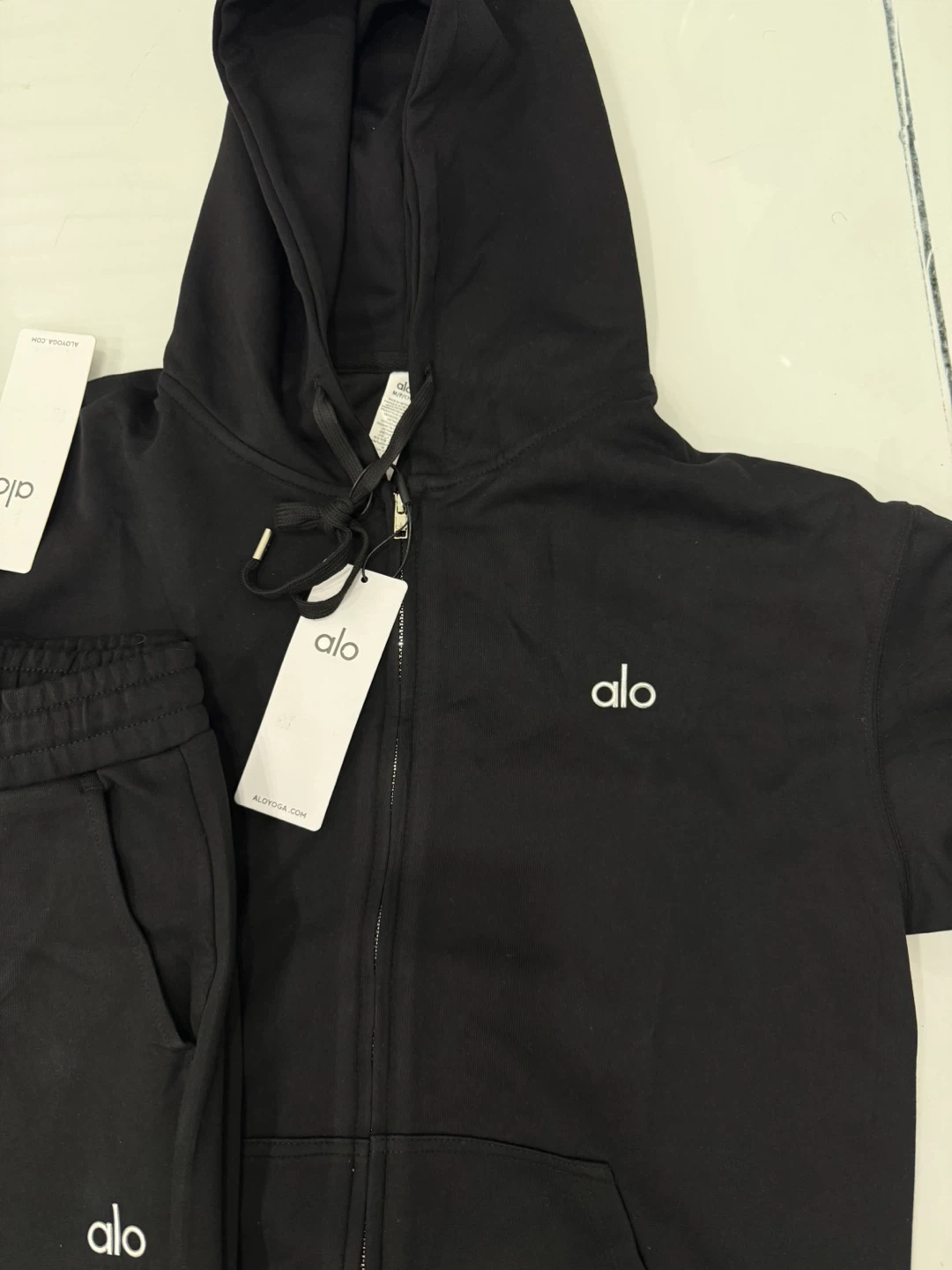 ALO Yoga Black Hoodie & Sweatpants Set (M)