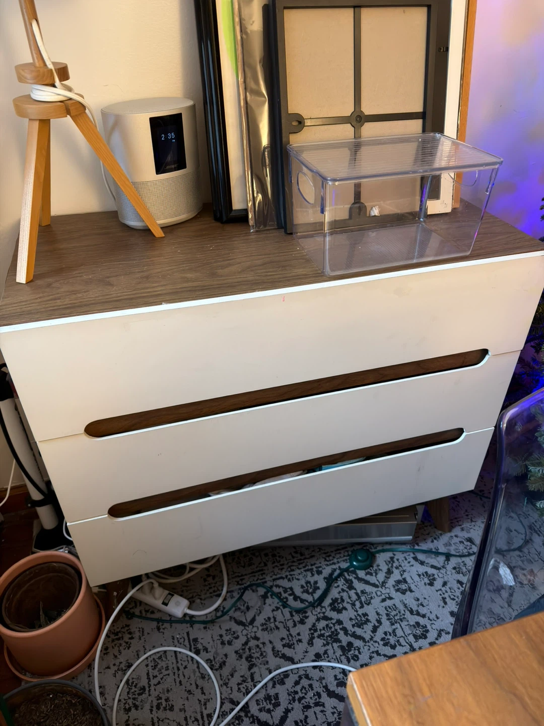 Chest of drawers