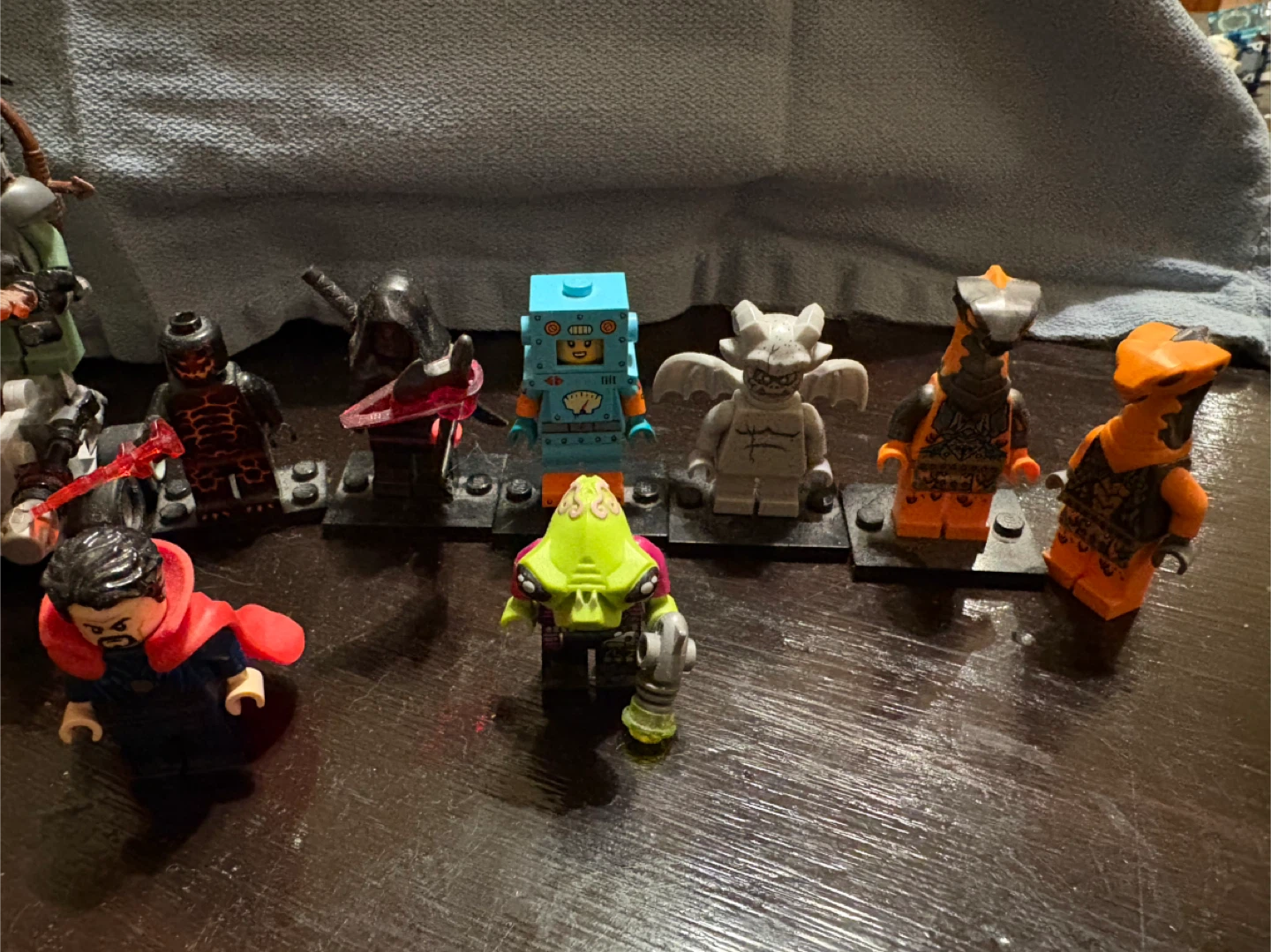 Lego Minifigures Lot - photo 2