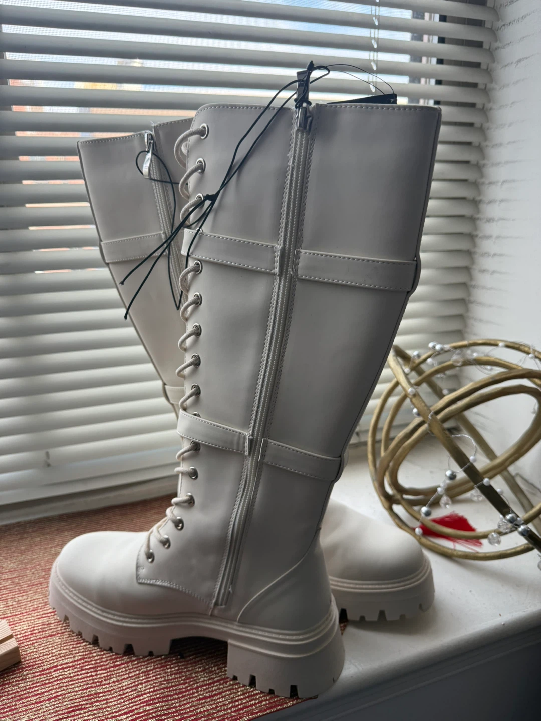 Forever 21 White Lace-Up Knee High Boots - Size 8 - photo 4