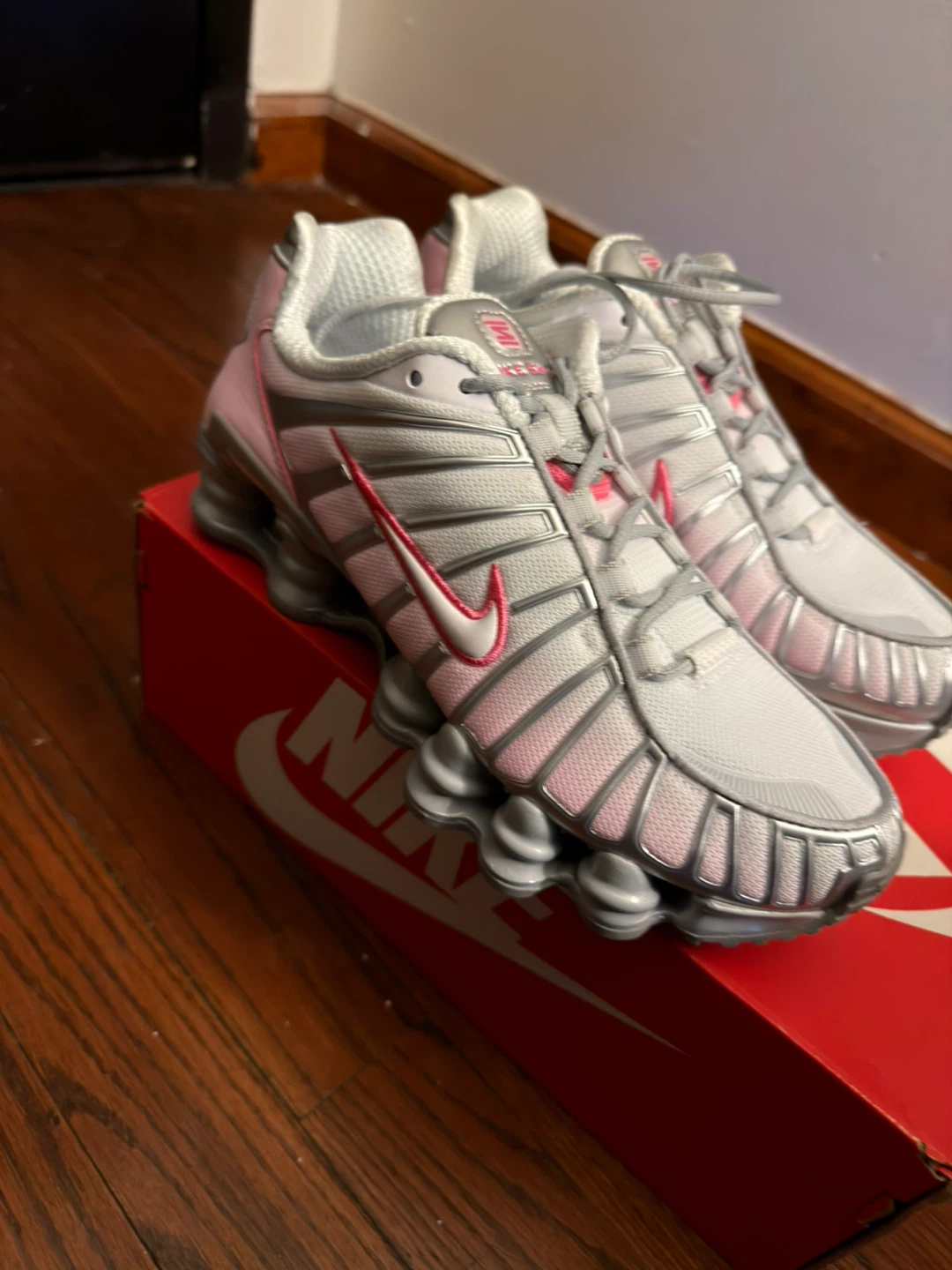 Nike Shox TL Metallic Platinum/Pinnacle Size 5.5 W