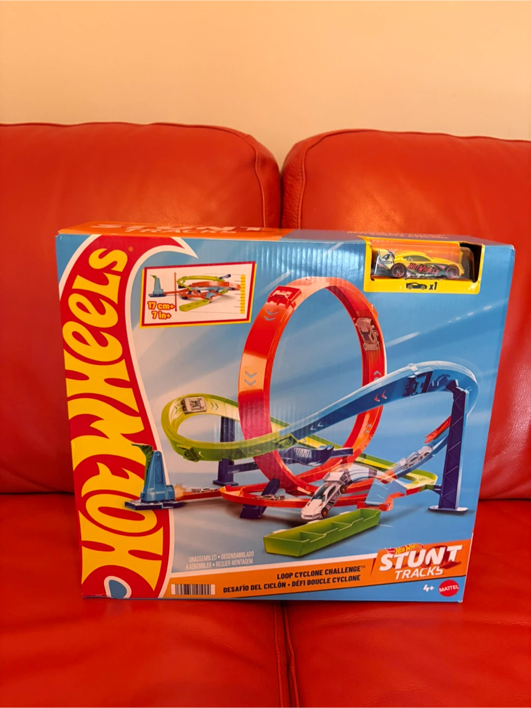 Hot Wheels Loop Cyclone Challenge Stunt Tracks Set - NEW