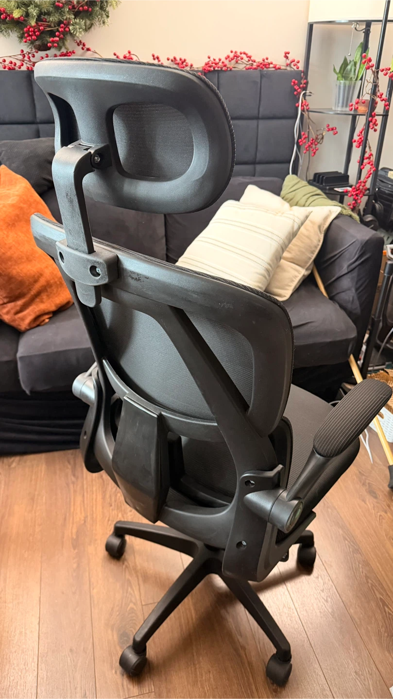 Ergonomic office chair