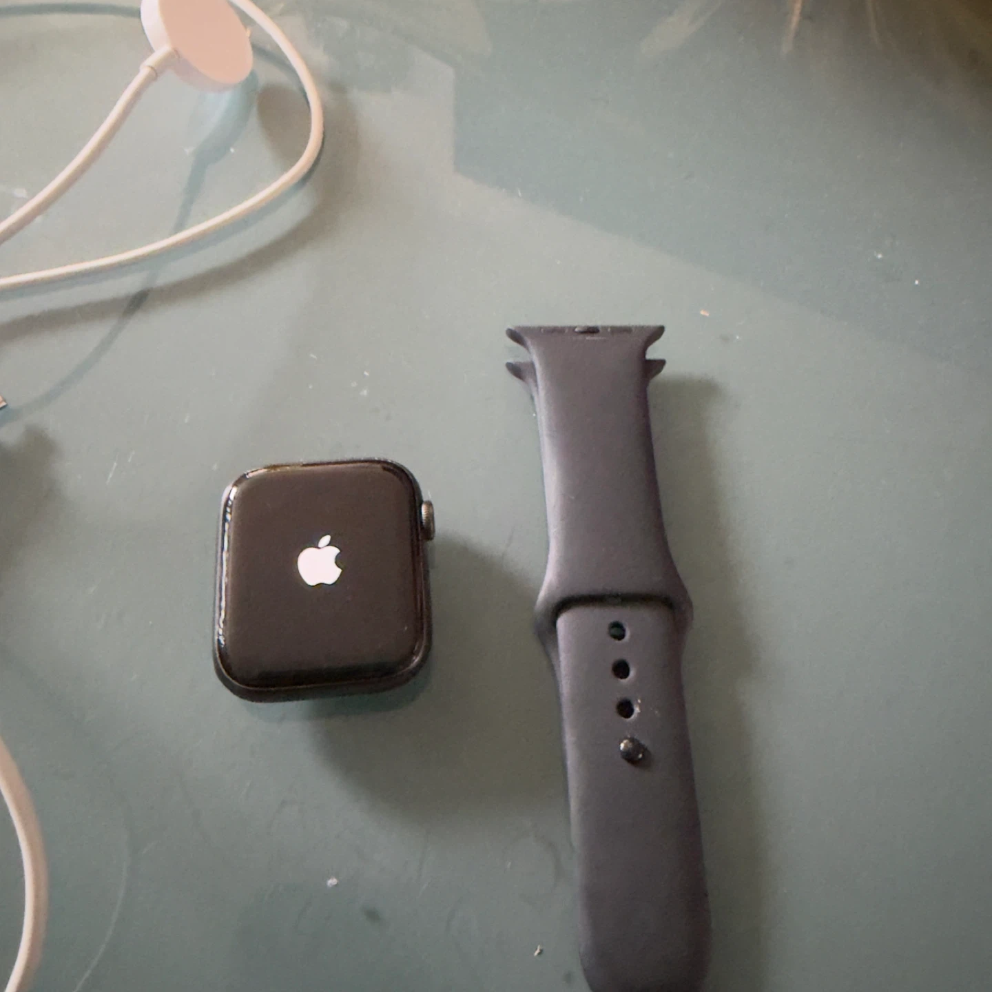 Apple Watch 6 Space grey with Charger and Band - photo 2