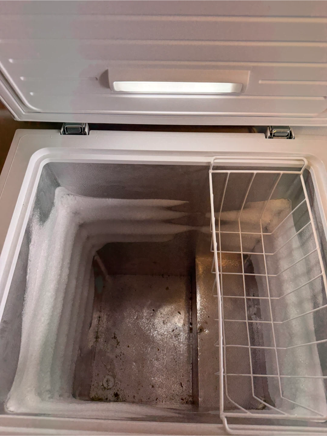 Insignia Chest Freezer - White - photo 2
