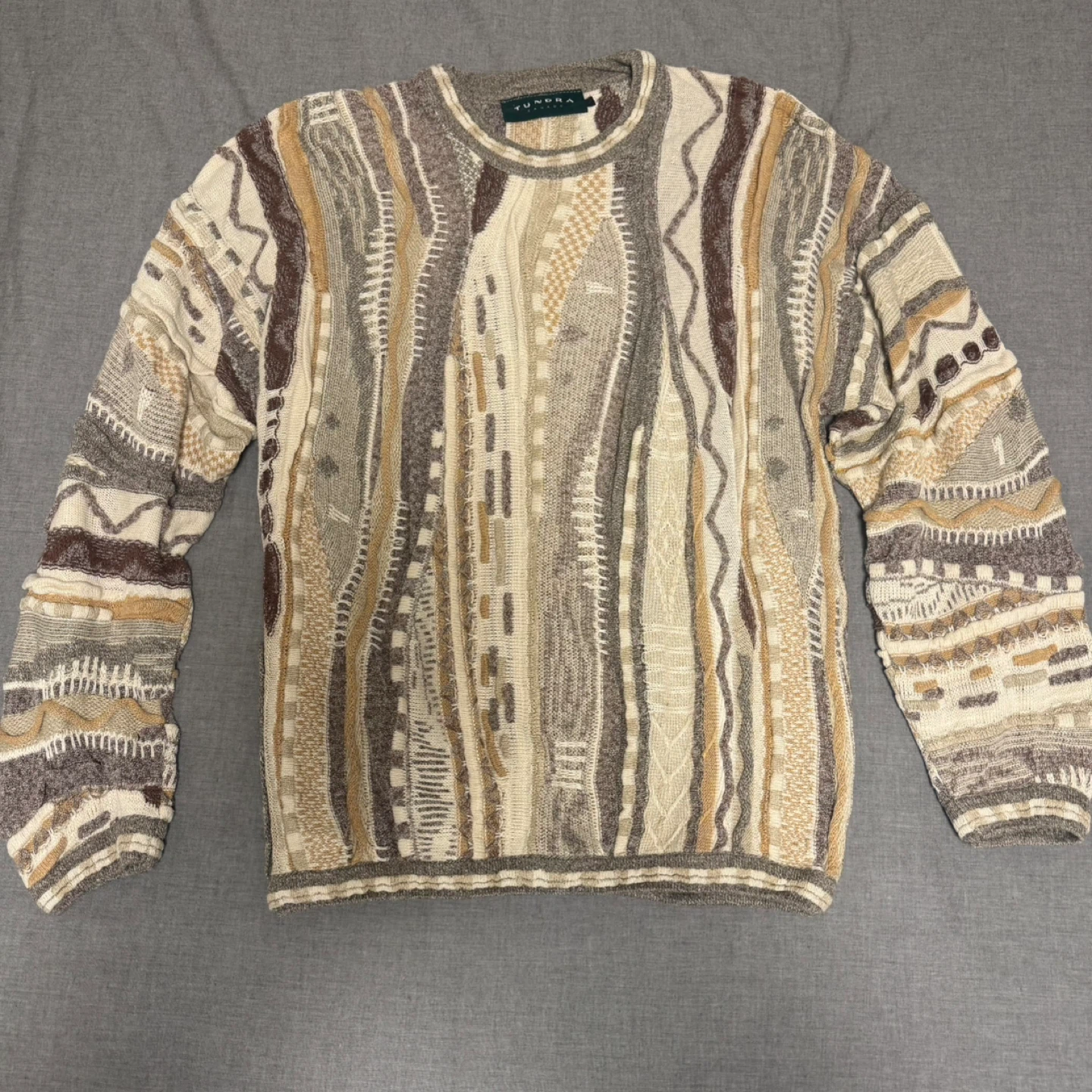 Tundra Canada Sweater Size XL
