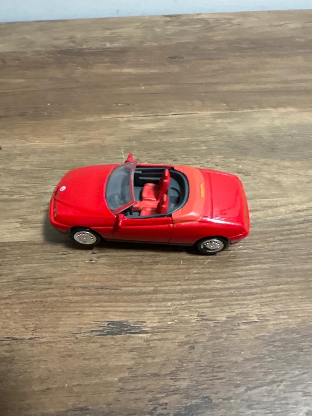 Alfa Romeo Spider Diecast Car - Red 1996 - photo 5