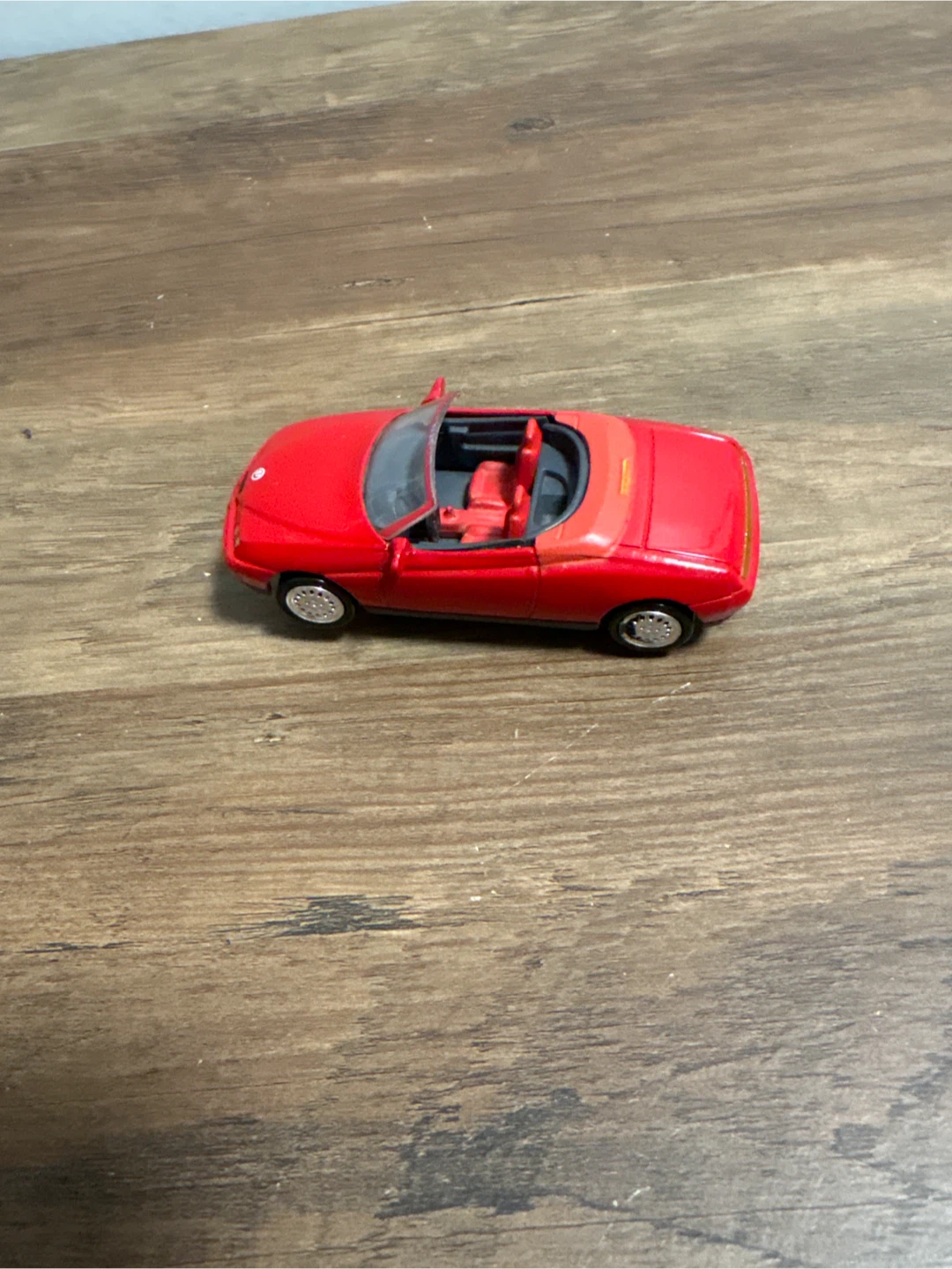 Alfa Romeo Spider Diecast Car - Red 1996 - photo 2