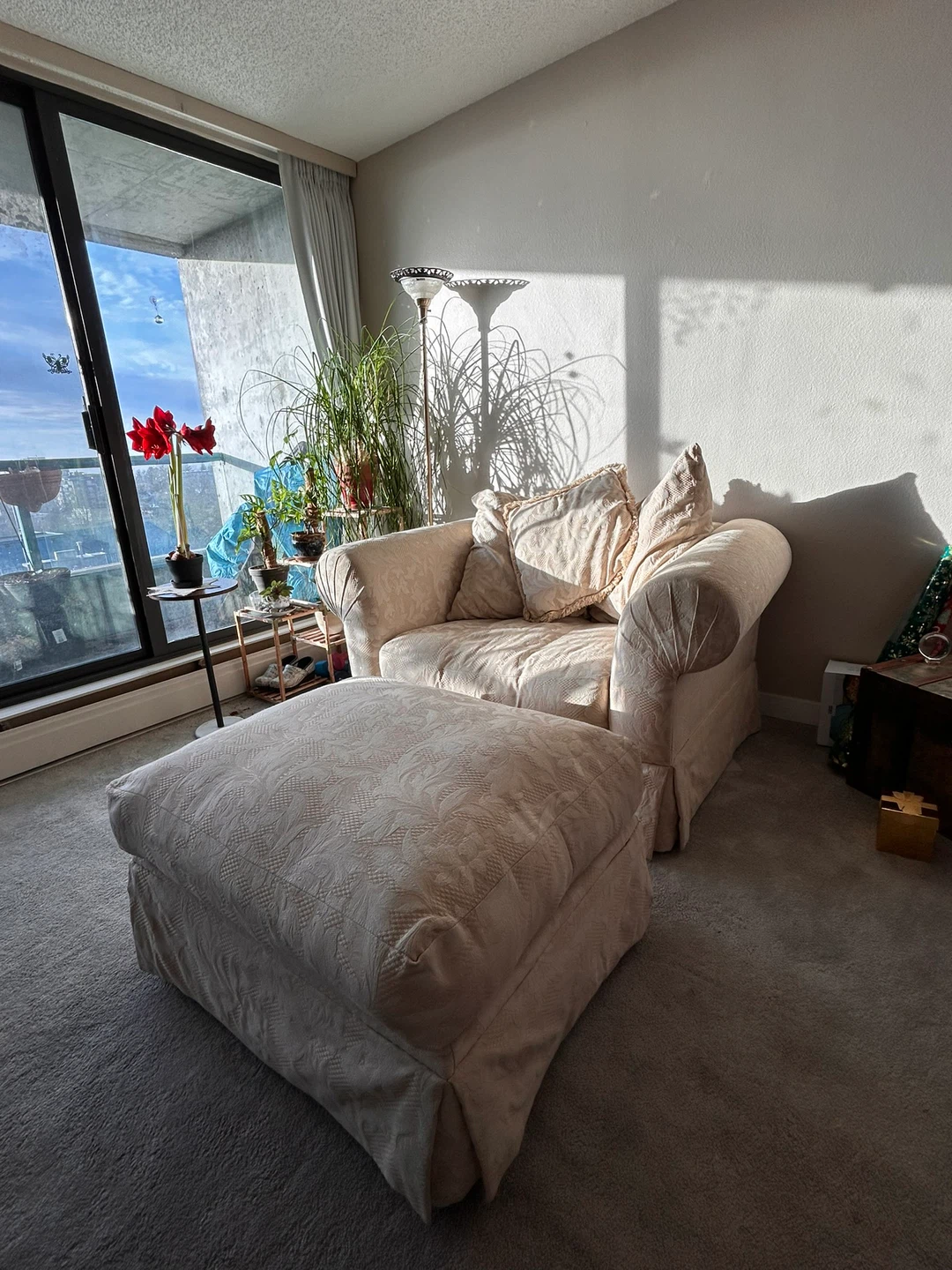 Cream armchair and Ottoman Set