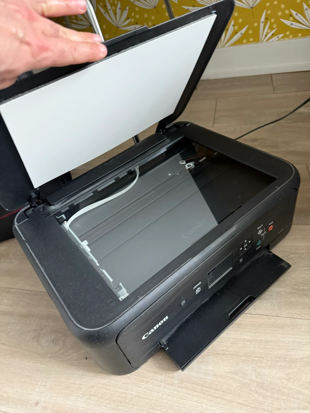 Canon PIXMA TS3322 All-in-One Printer - photo 2