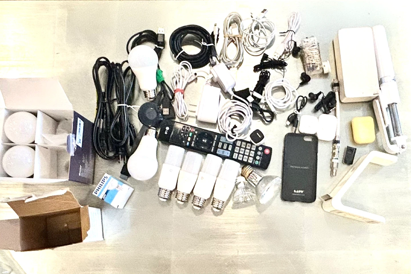 Electronics Mixed Lot: Philips, GE, LG, Cables & More! - photo 2