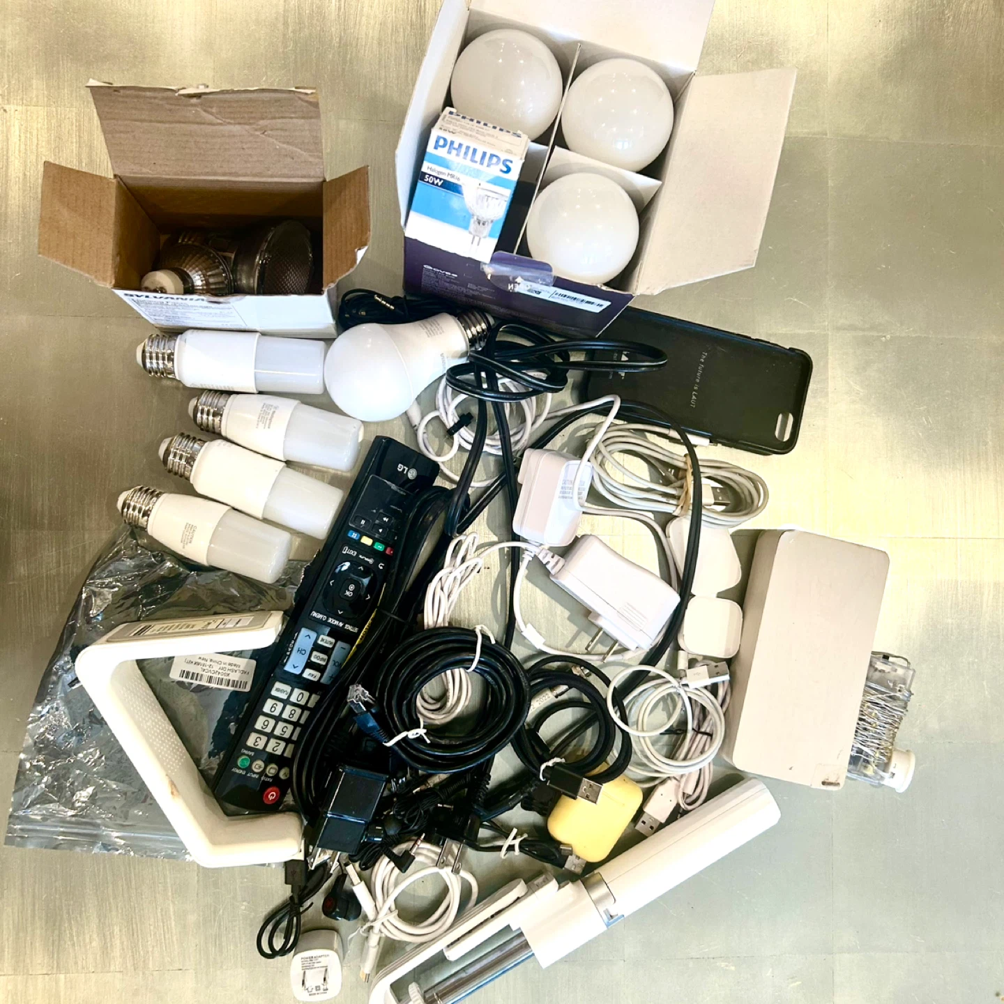 Electronics Mixed Lot: Philips, GE, LG, Cables & More!