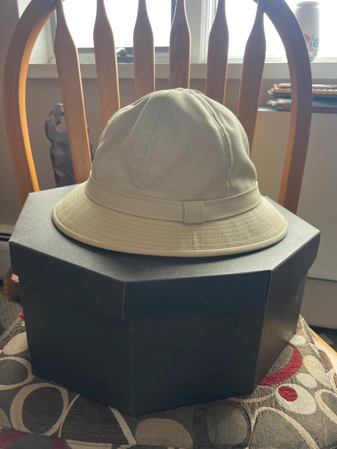 Totes Cream Bucket Hat in Box