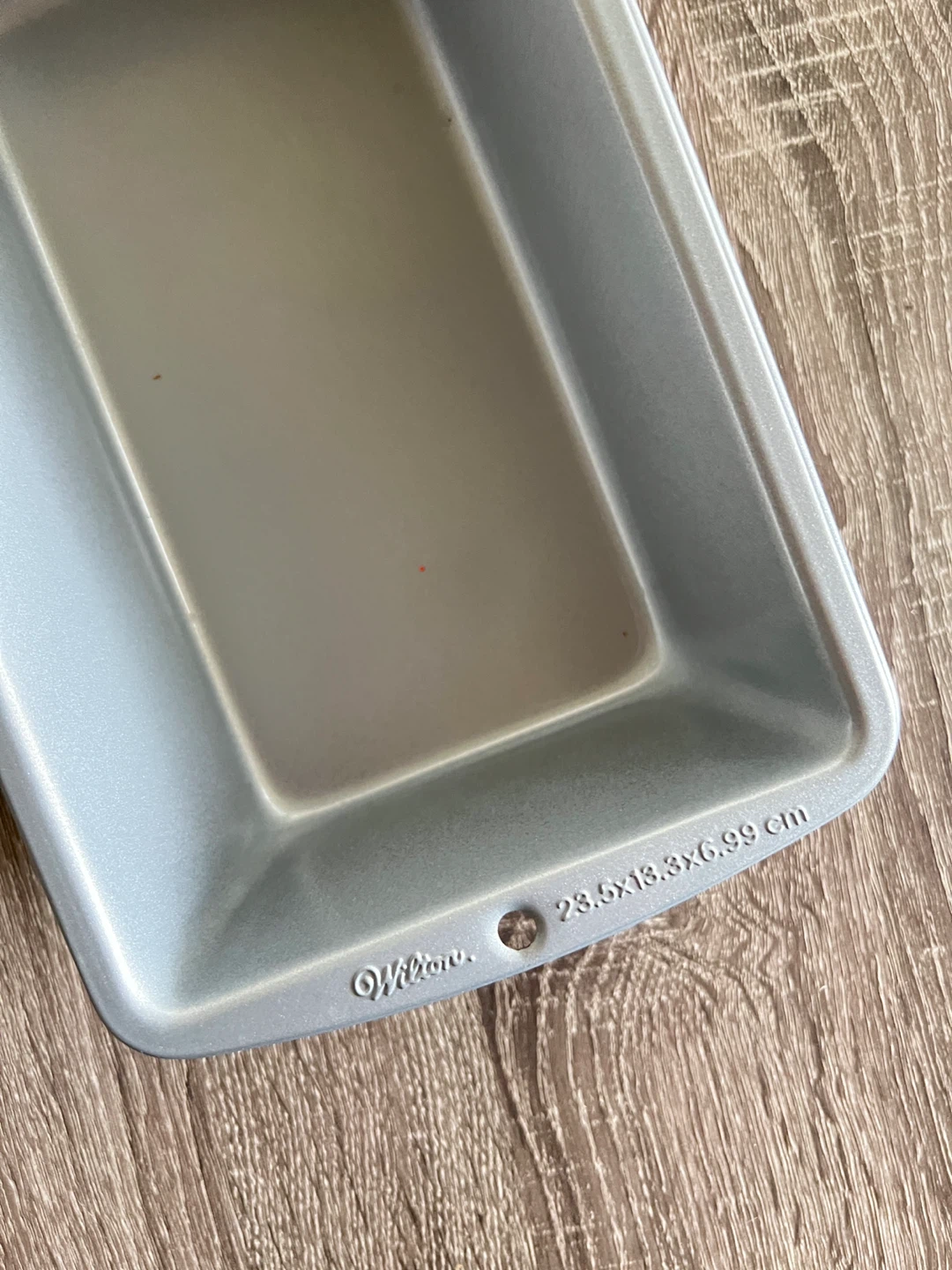 Wilton Loaf Pan - 9.25 x 5.25 Inches - photo 3