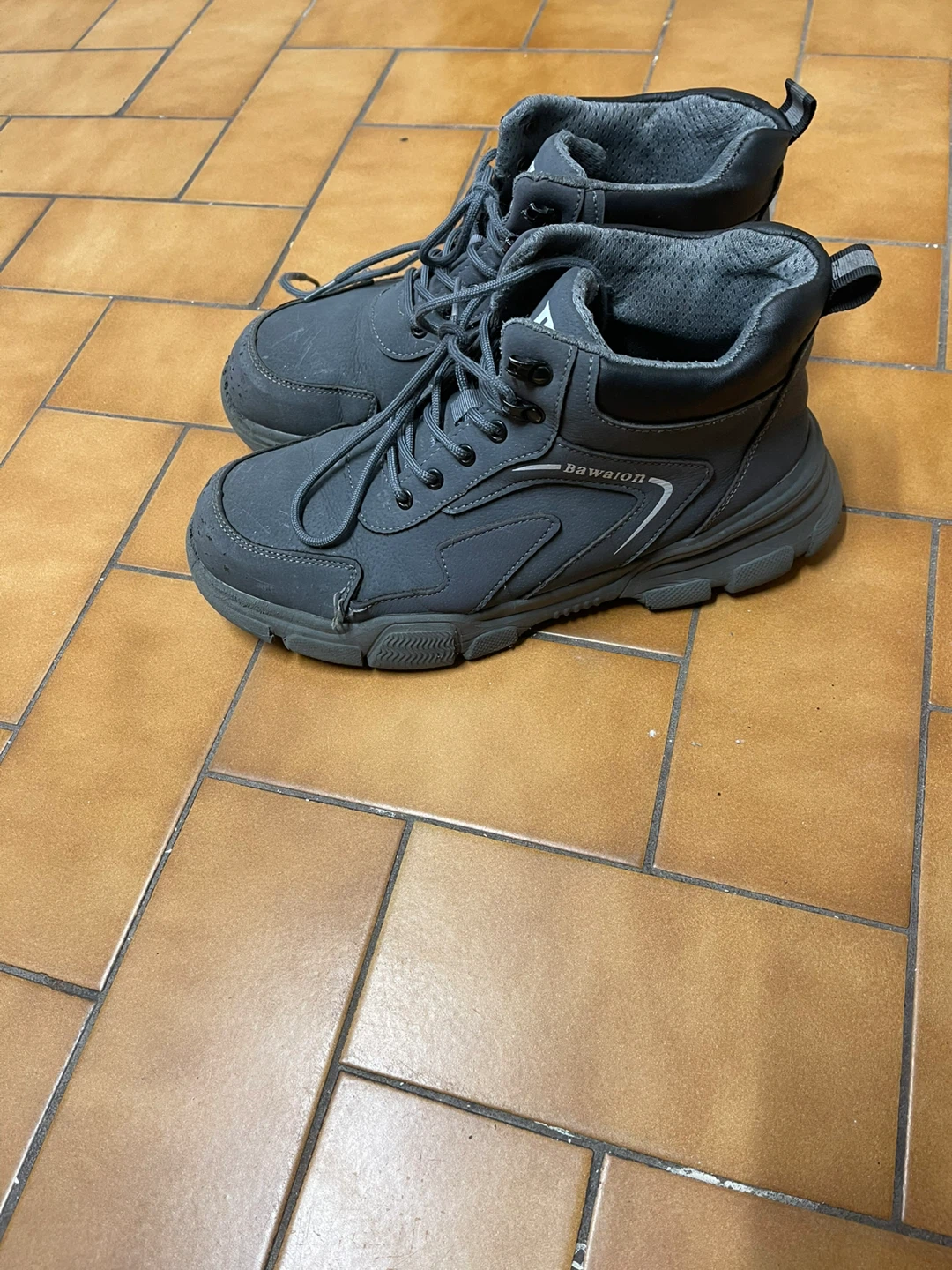 Bawaion Grey Boots
