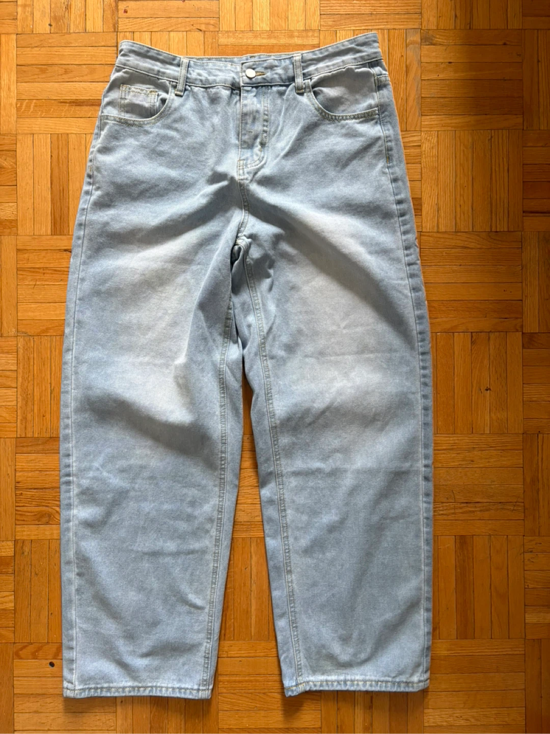 Light Wash Wide Leg Jeans (Baggy Fit)