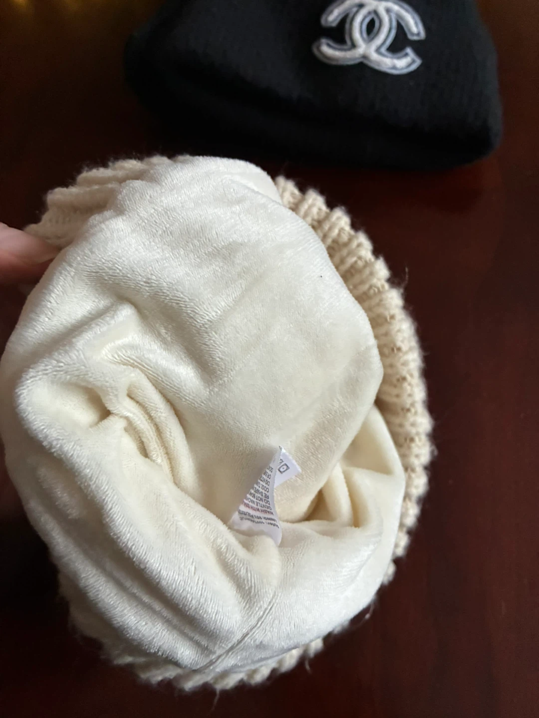 $4 warm Knit fleece lined winter hat toque women cream - photo 2