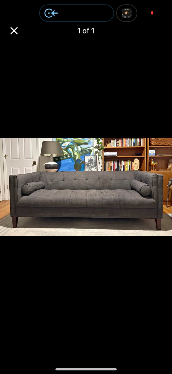 Couch used good  condition. (Pending pick up )
