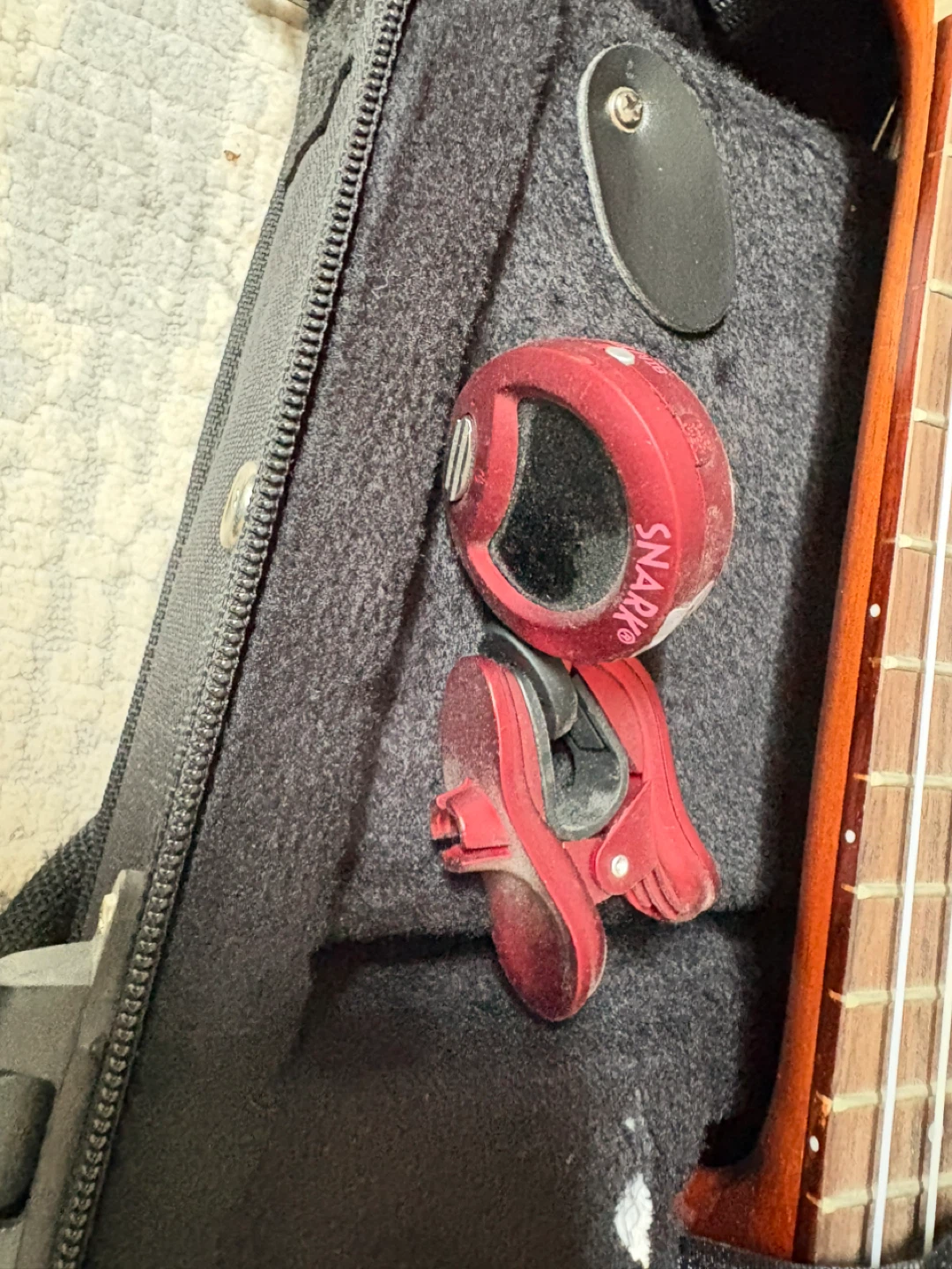 2 Ukuleles with Case and Snark Tuner - photo 2