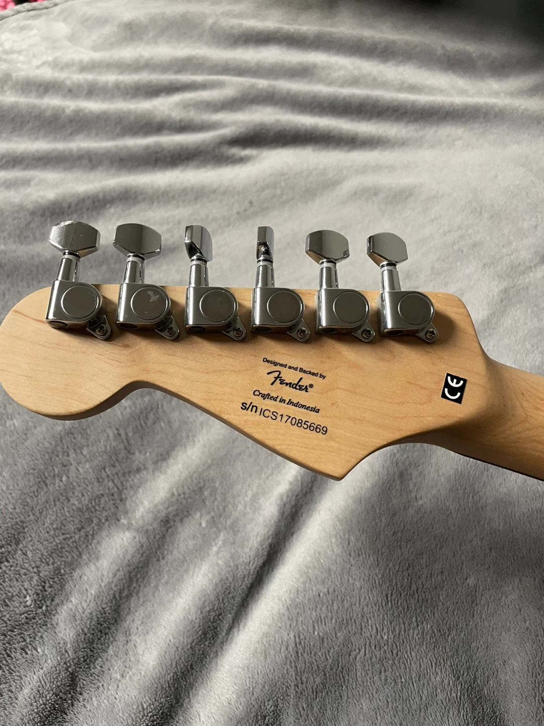 Electric guitar - photo 3