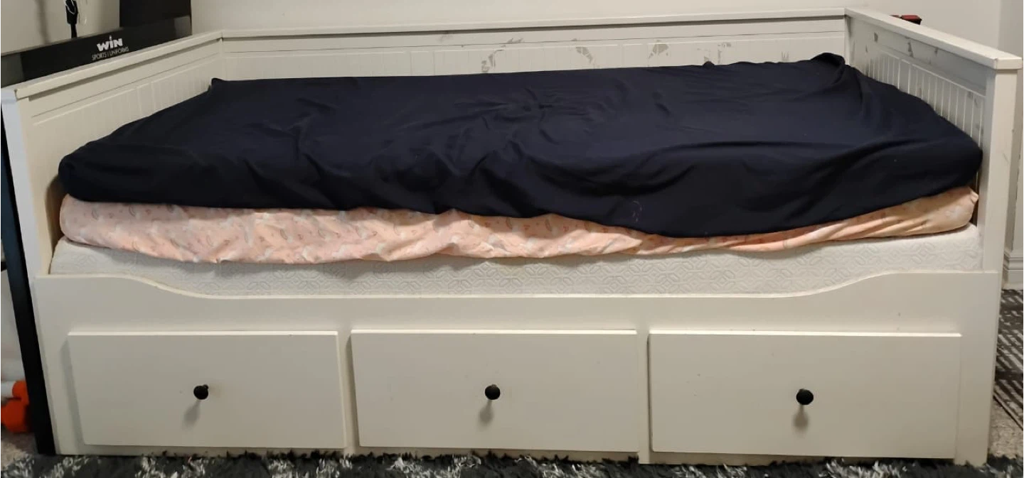 White Daybed with Drawers