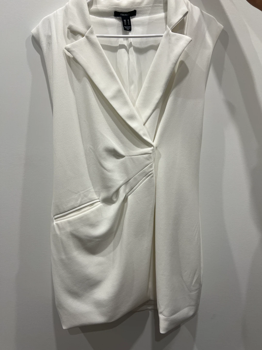 Forever 21 White Sleeveless Blazer - Size M