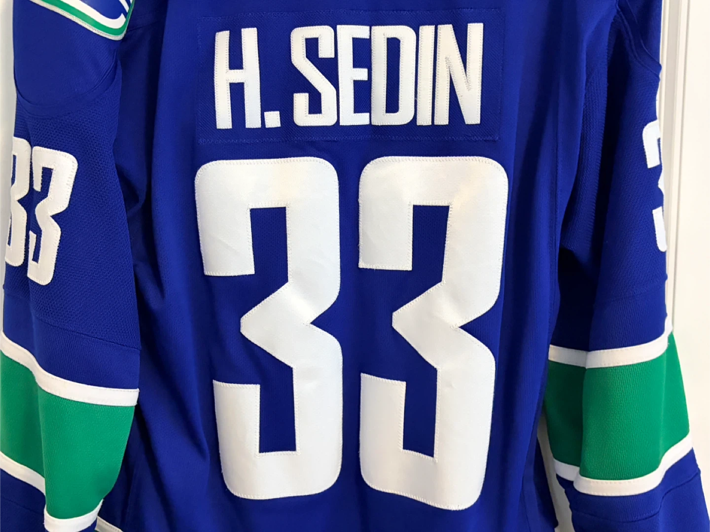 Authentic Reebok Vancouver Canucks Henrick Sedin Jersey Small - photo 2