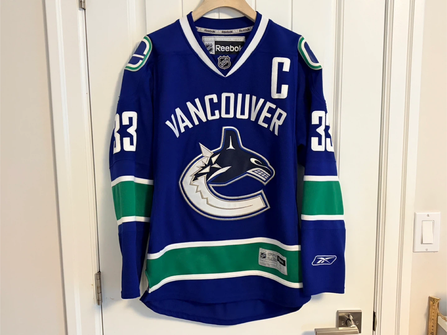 Authentic Reebok Vancouver Canucks Henrick Sedin Jersey Small - photo 4