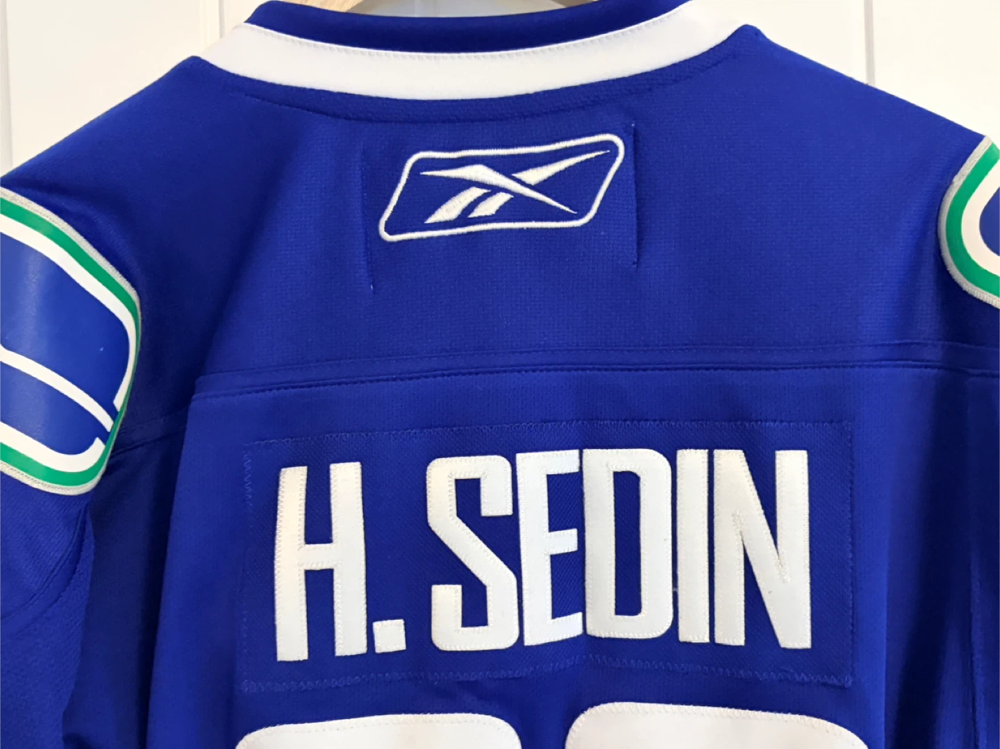 Authentic Reebok Vancouver Canucks Henrick Sedin Jersey Small - photo 3