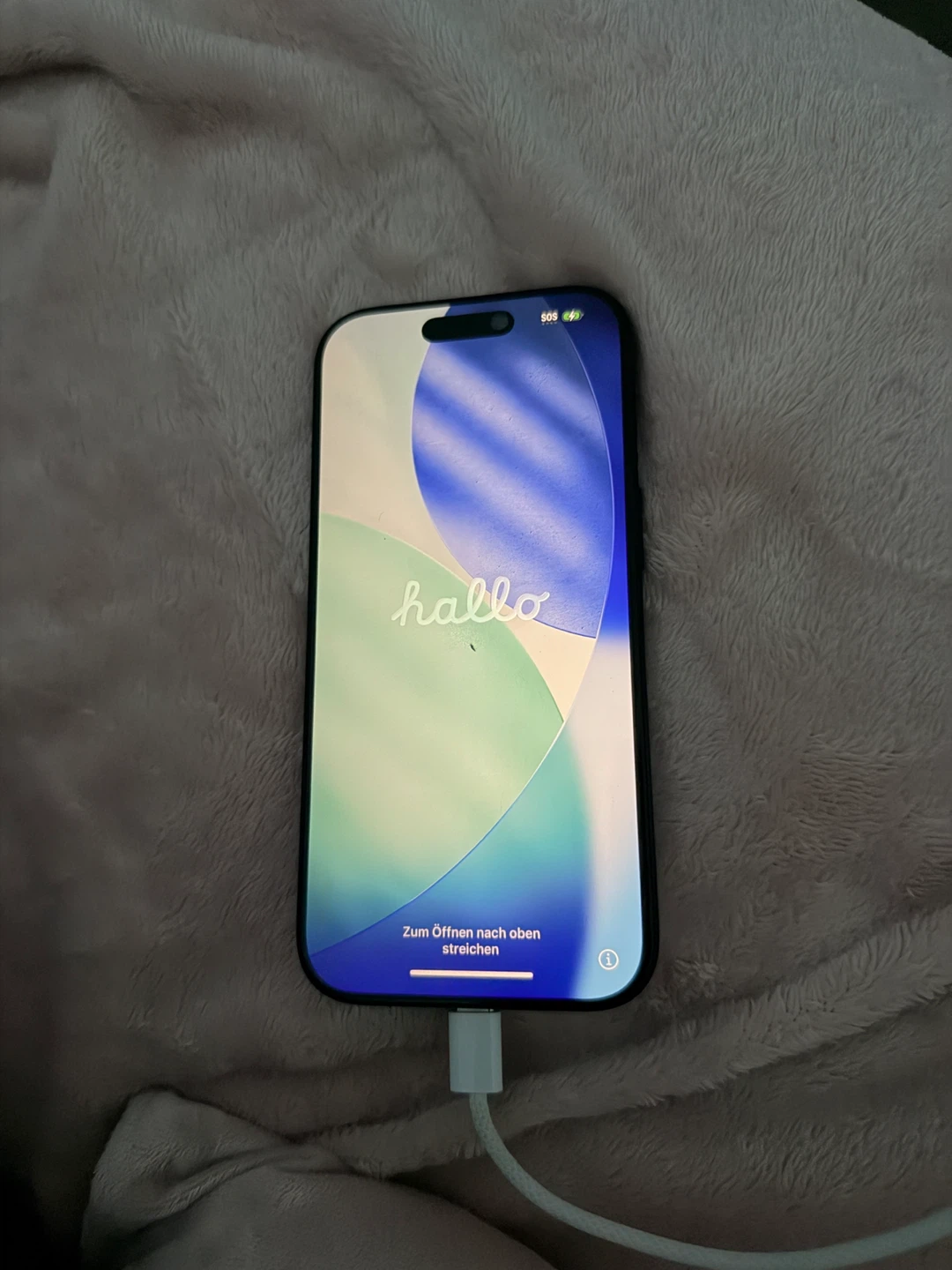iPhone 16 Pro - Like New! - photo 3