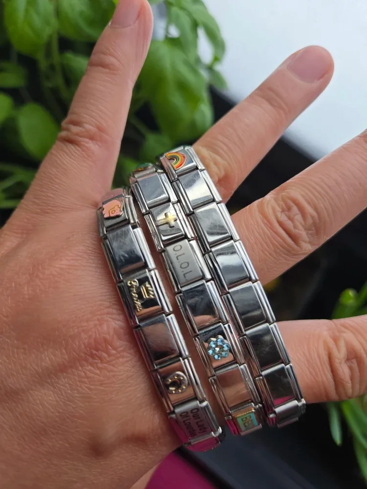 Charm bracelets image indicator(2)