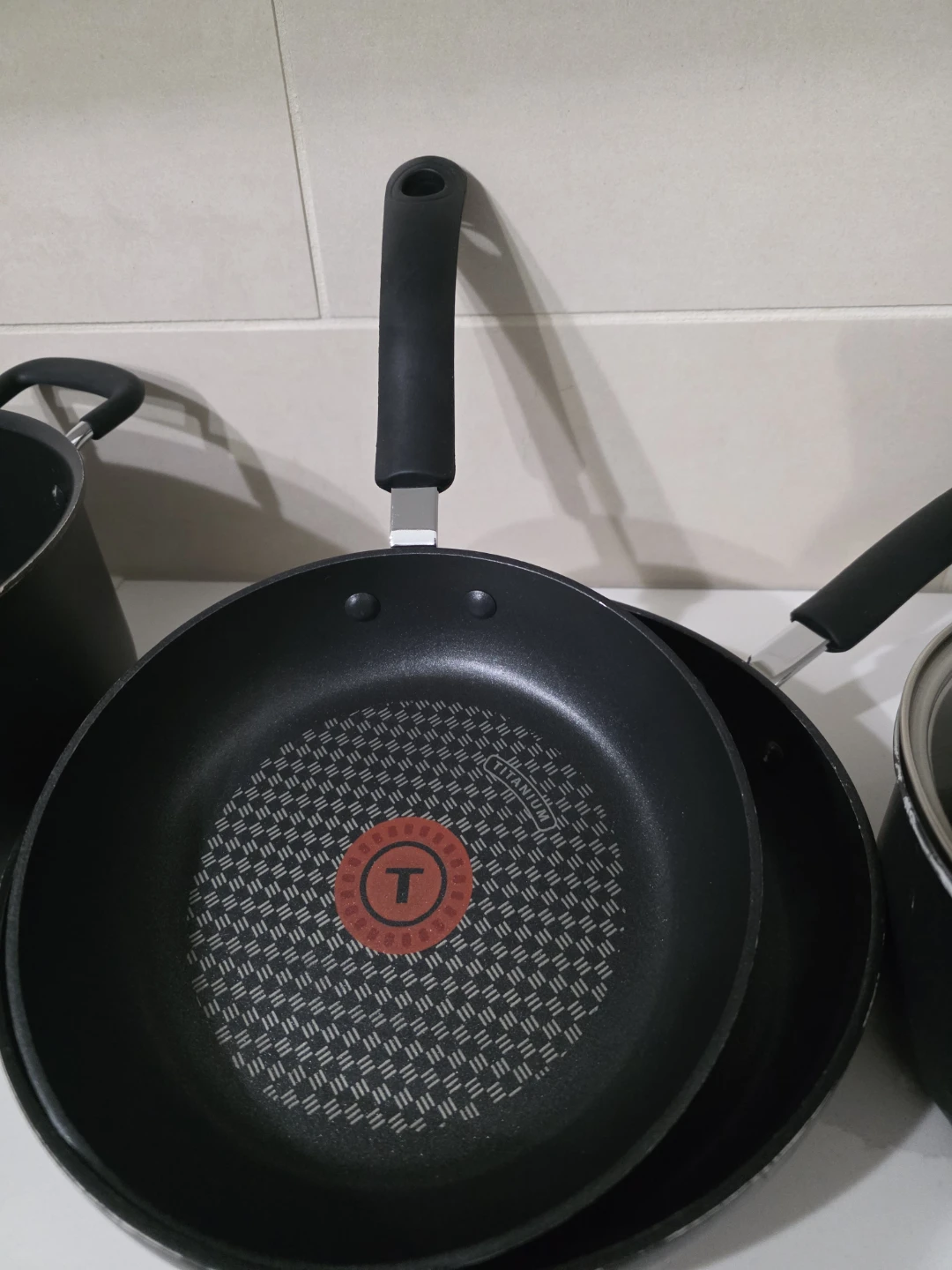 Tefal Cookware Set - Gently Used - photo 5