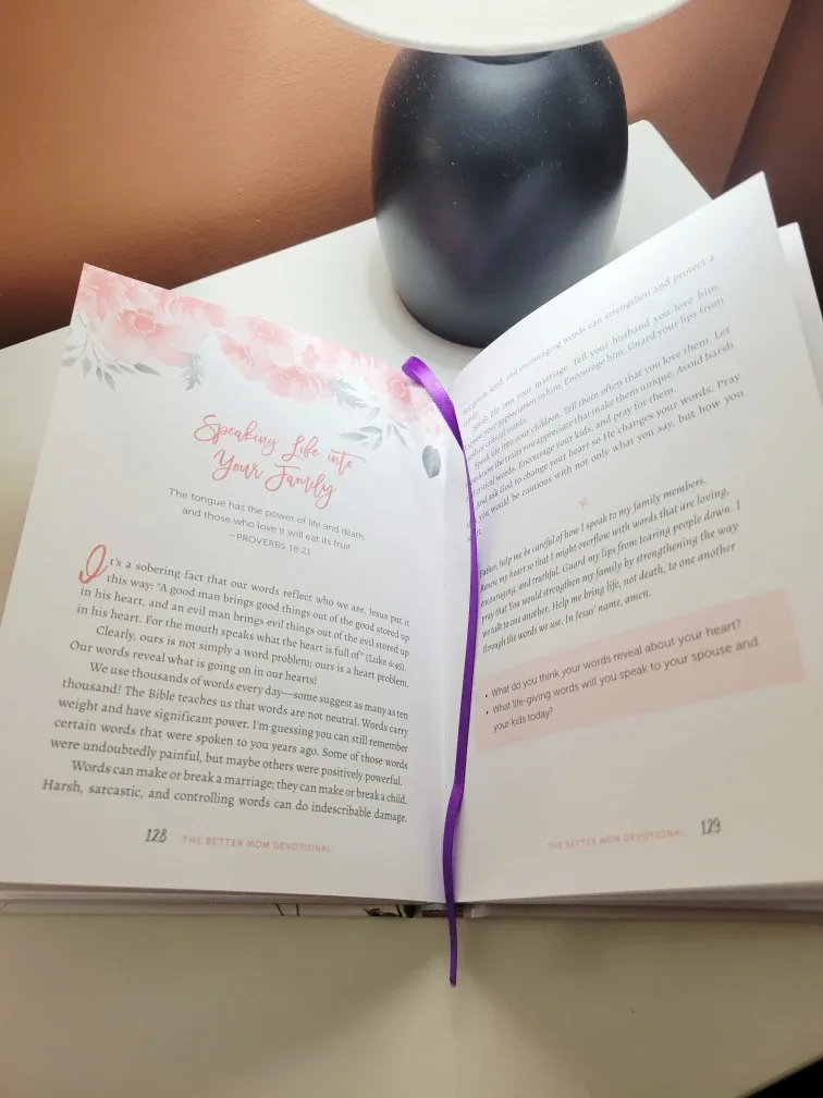 Mom's Devotional Journal image indicator(4)