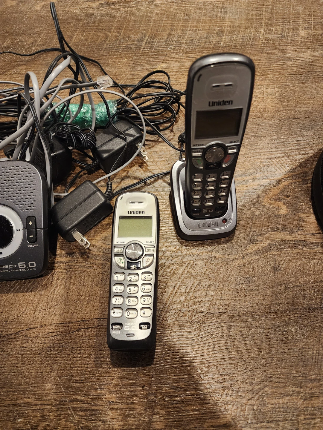 Uniden DECT 6.0 Digital Answering System - photo 3