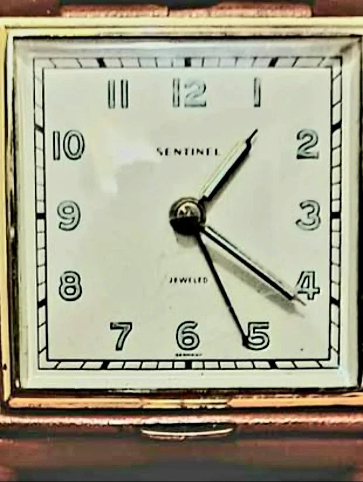 Vtg. Sentinel Hand Winding Travel Clock image indicator(3)
