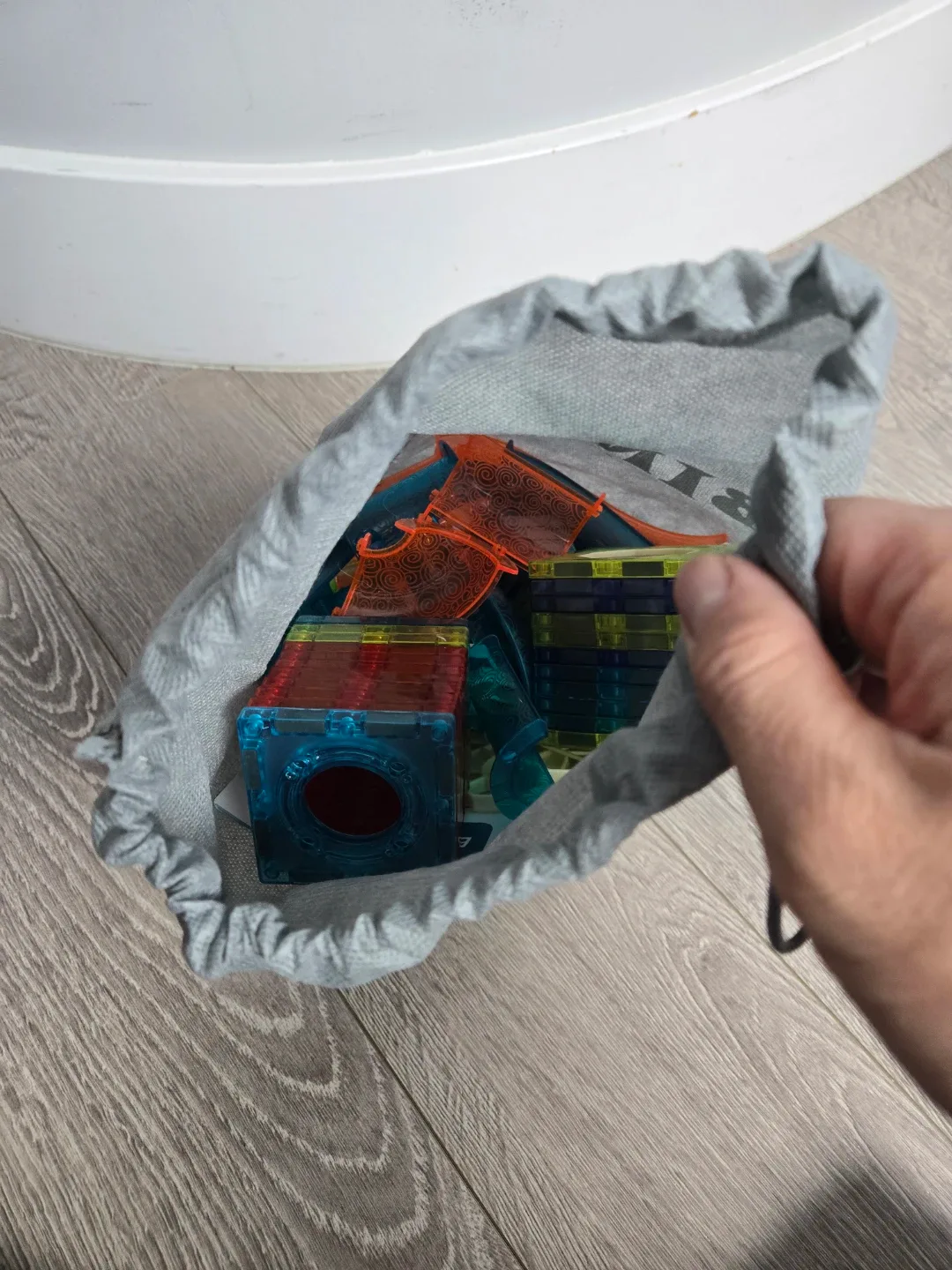 Magnetic building block marble run image indicator(7)