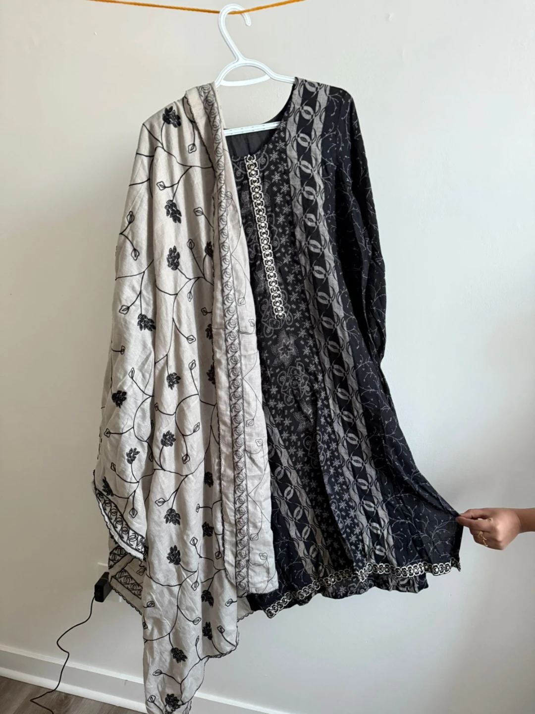 Black & Grey Patterned Dress with Shawl Size XL