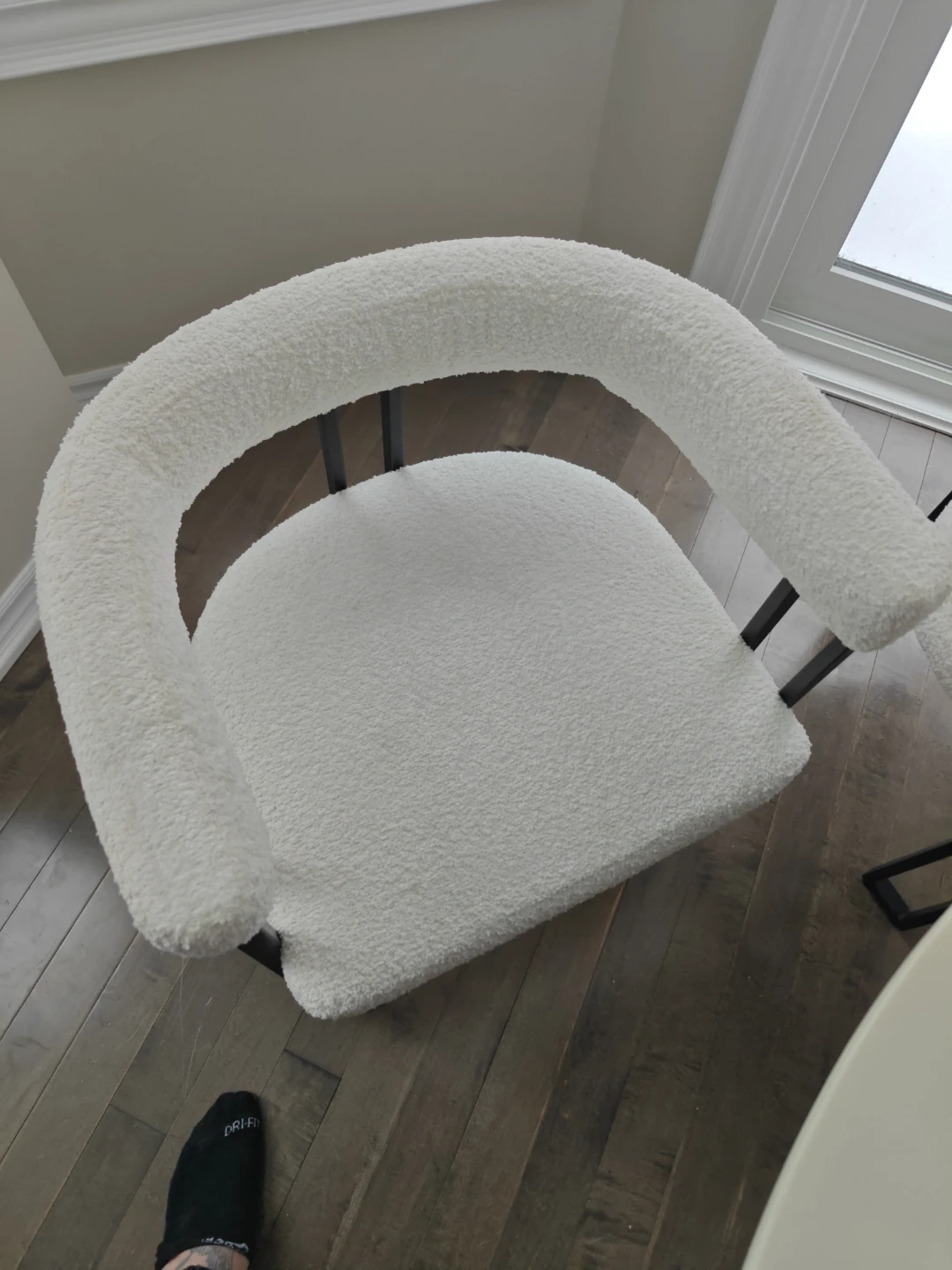 Round Dining Table with 4 Chairs 47.5" - photo 3