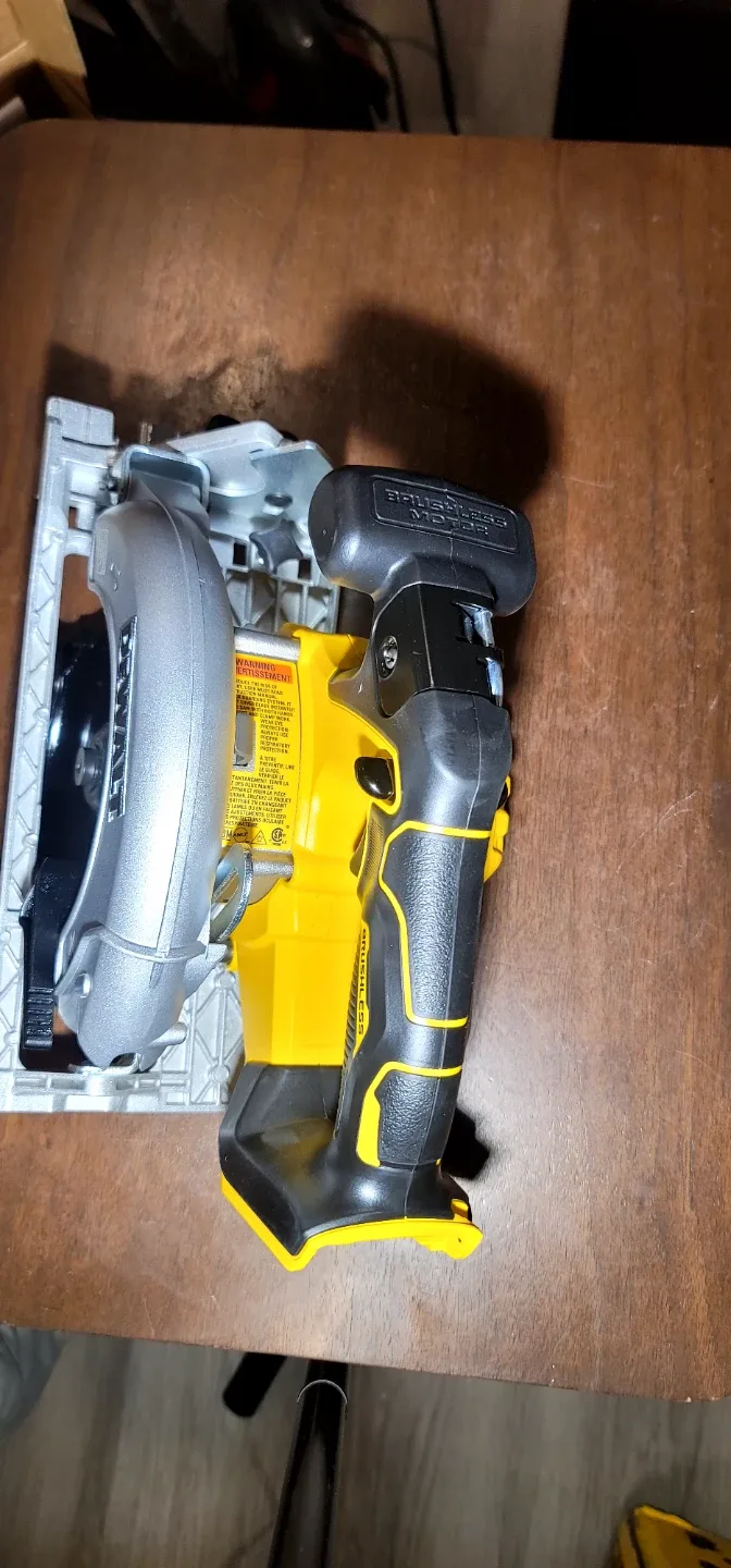 DeWalt 20V Cordless Power Tool Combo Kit image indicator(2)