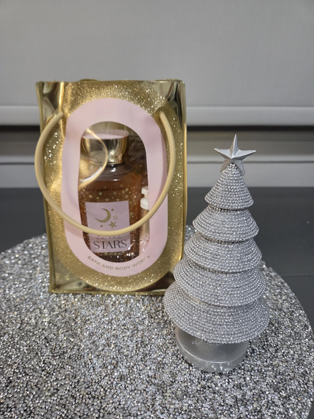 🎅NWT BATH & BODY WORKS IN THE STARS GIFT SET🎄