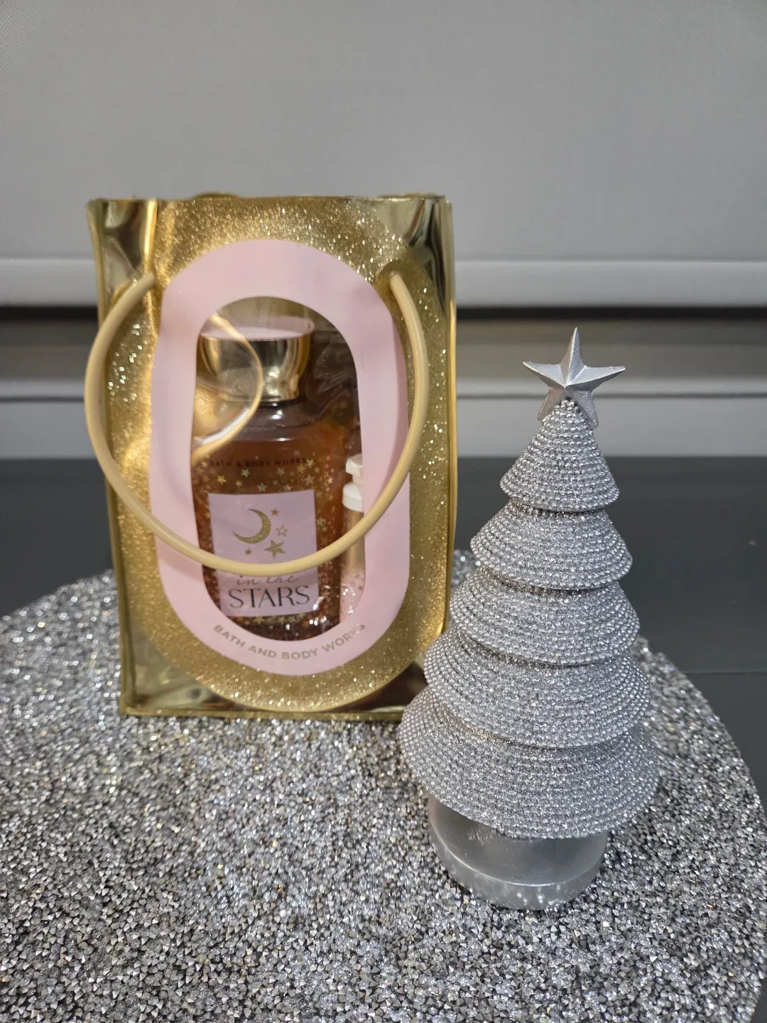 🎅NWT BATH & BODY WORKS IN THE STARS GIFT SET🎄