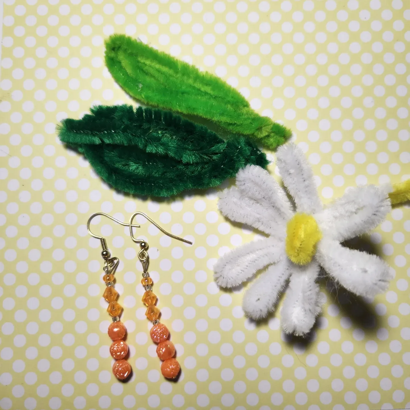 Handmade Beaded Dangle Earrings image indicator(2)