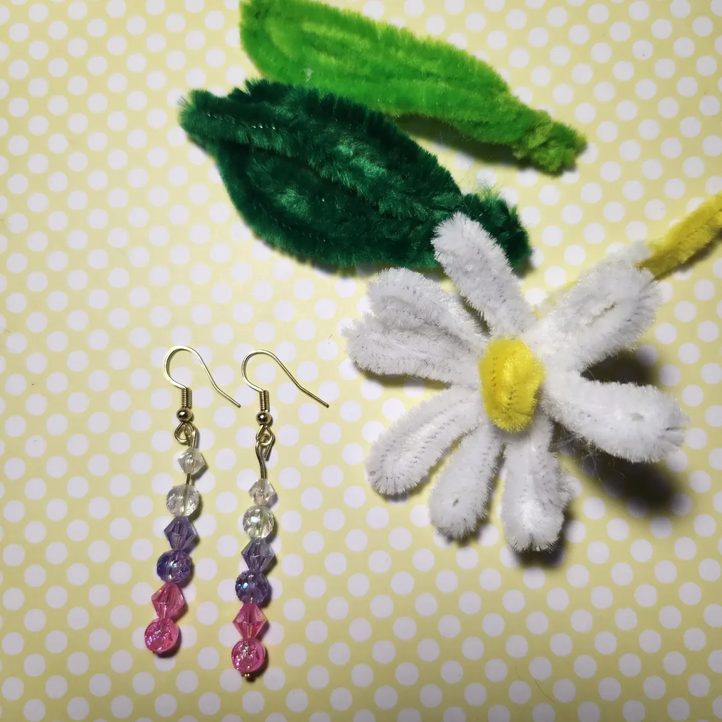 Handmade Beaded Dangle Earrings image indicator(4)