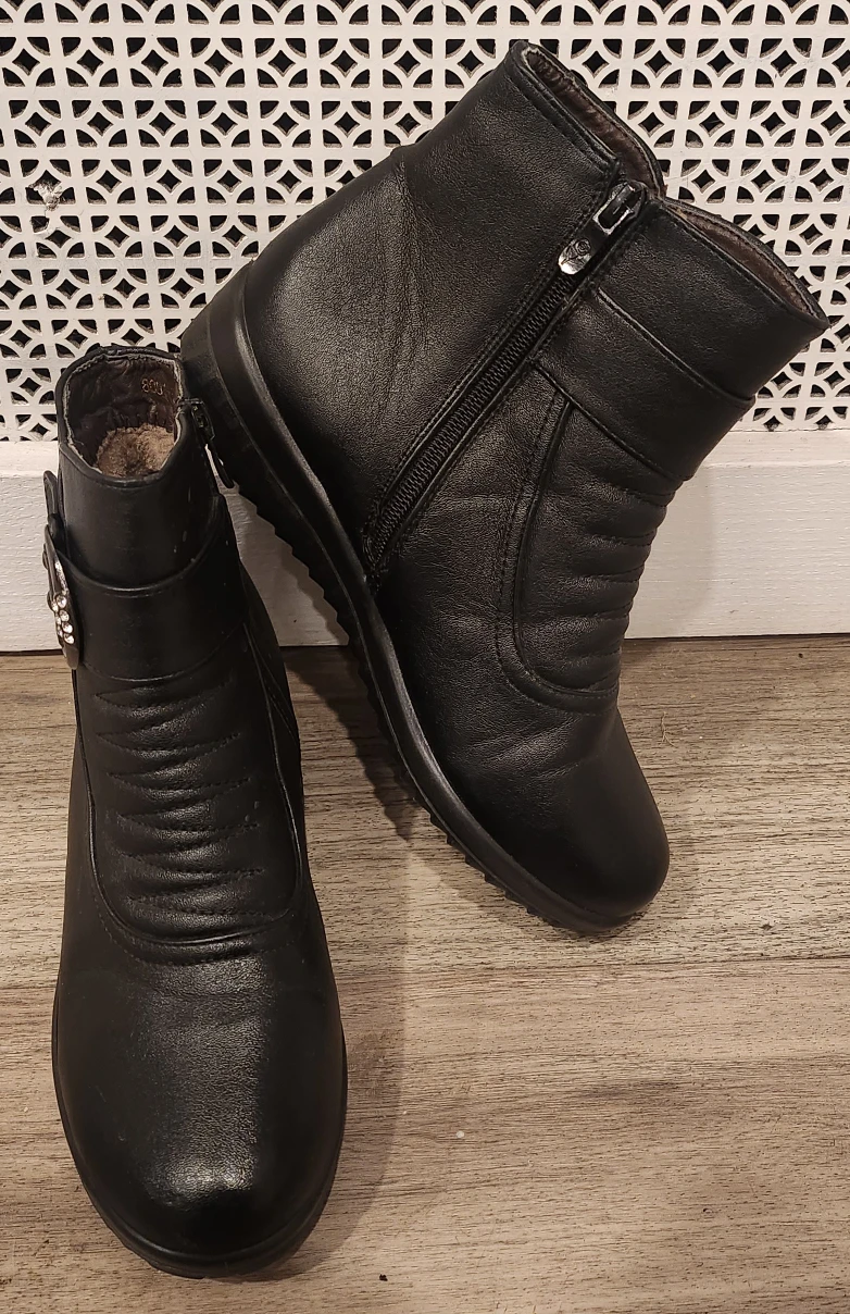 Black Ankle,brand new boots,with Buckle Detail size7
