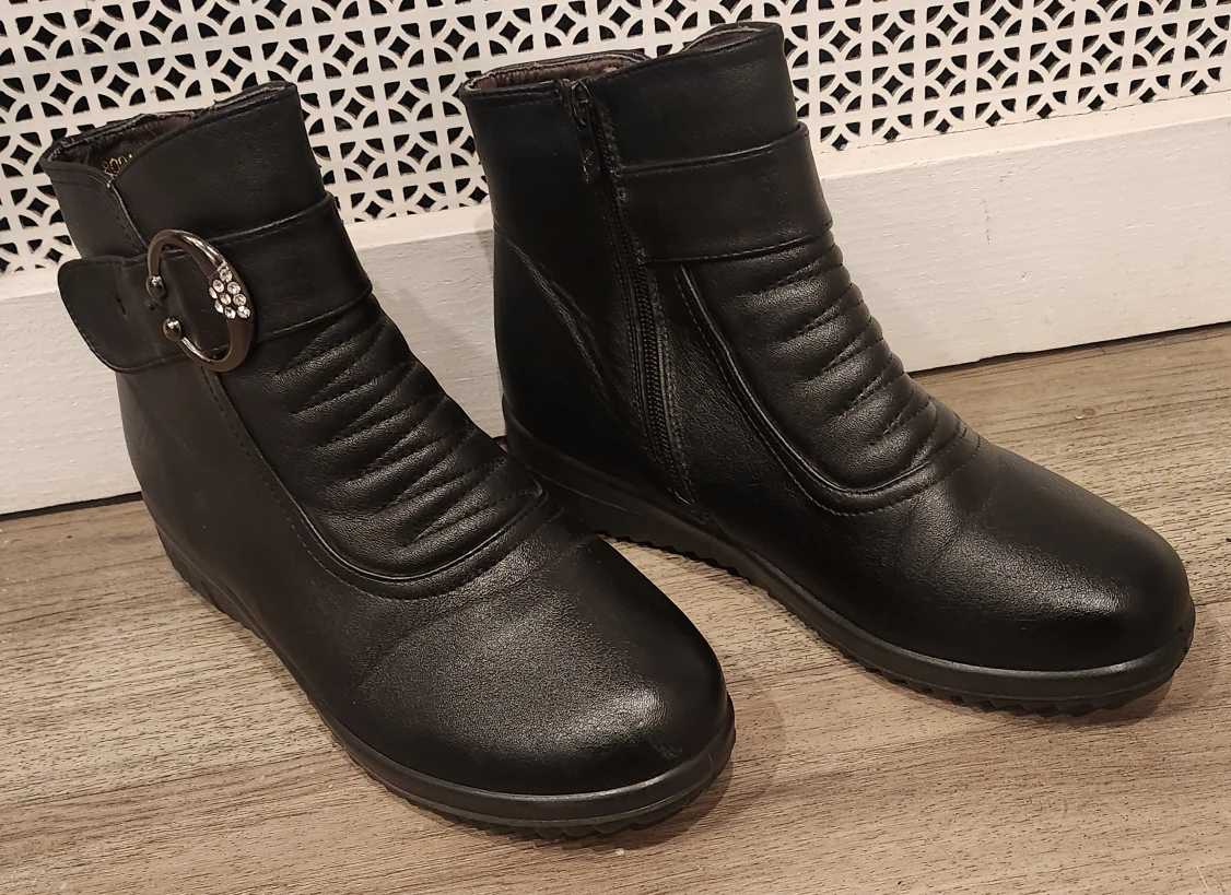Black Ankle,brand new boots,with Buckle Detail size7 - photo 4