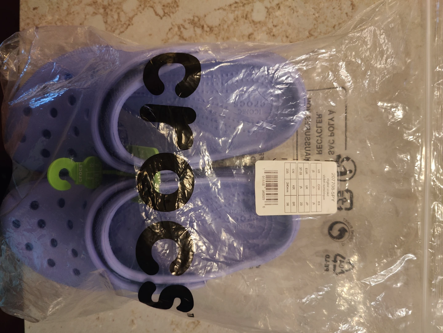 New Crocs Classic Clogs - Size  5 Mens / 7 Women's