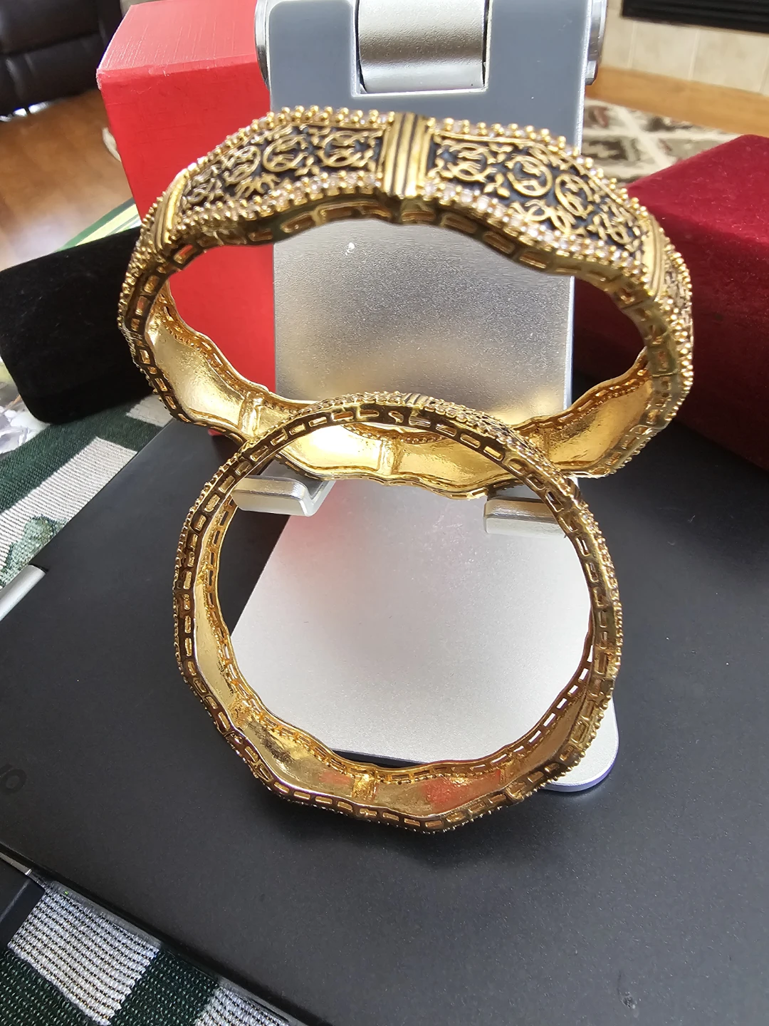 Set of 2 Gold Tone Bangles - photo 3