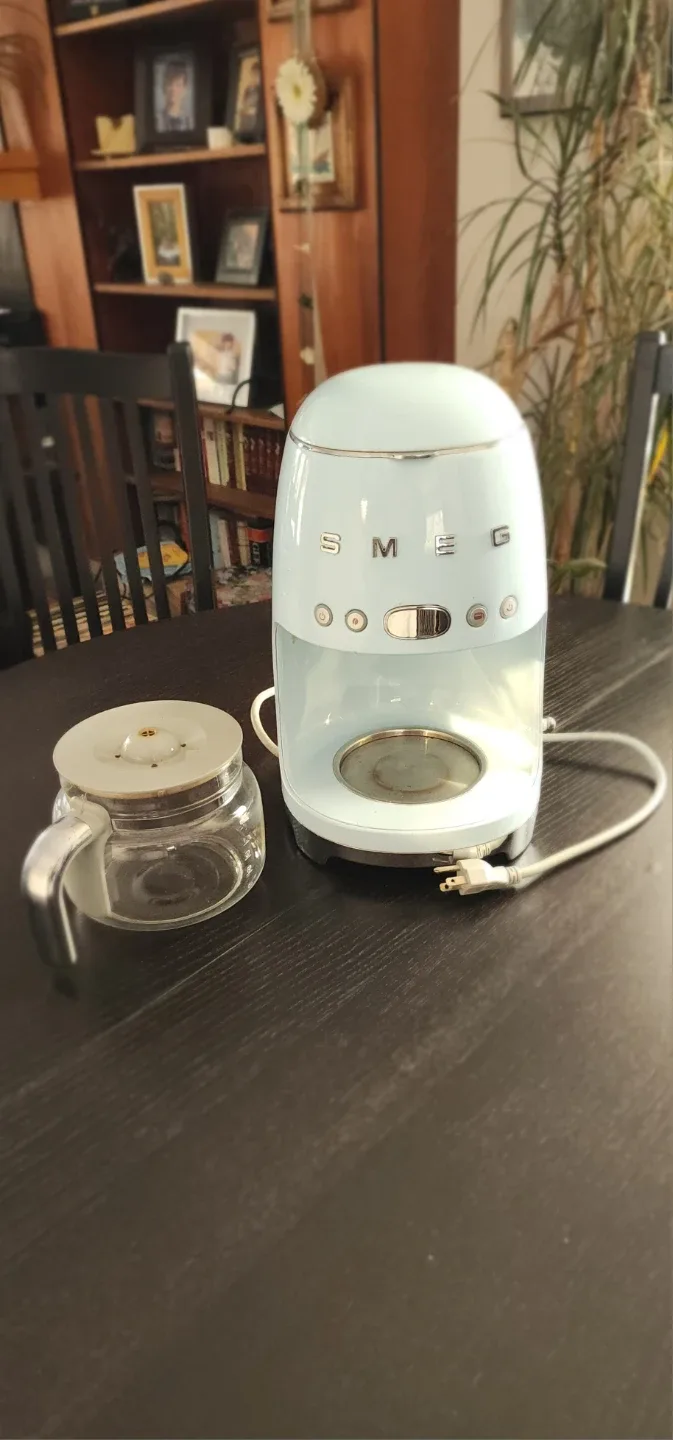 Smeg Coffee Maker  Light Blue image indicator(2)